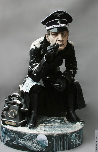 «На линии огня», кукла шарж Вячеслава Тихонов в роли Штирлица, <br>папье-маше, высота 46 см