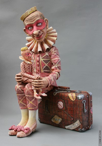 «Династия», папье-маше, высота 37 см. Авторская кукла Ларисы Чуркиной.